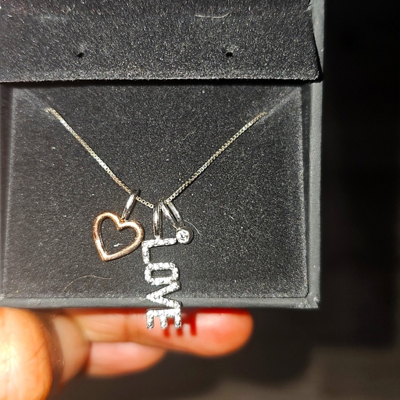 ZALE , sterling silver diamond LOVE necklace never worn! - Picture 1 of 4